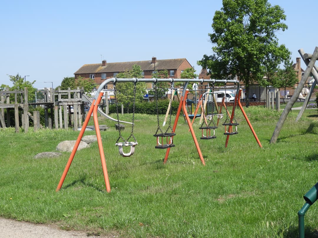 Gainsborough Square Park - image 2